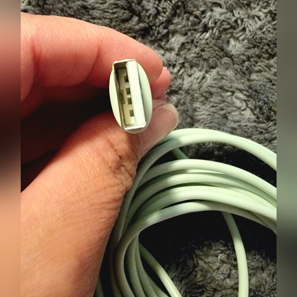 IPhone13 pro charging cord - Picture 10 of 12